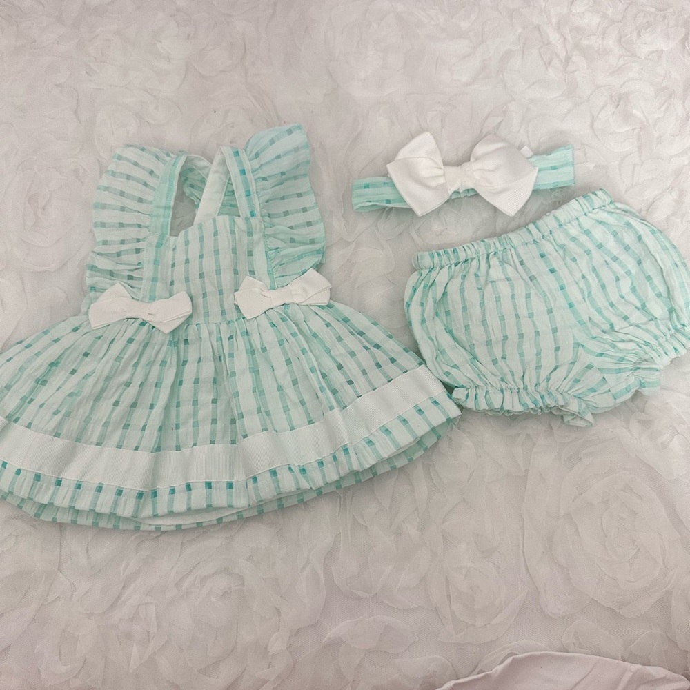 New never worn, cupcakes and cashmere dress with bloomers and bow